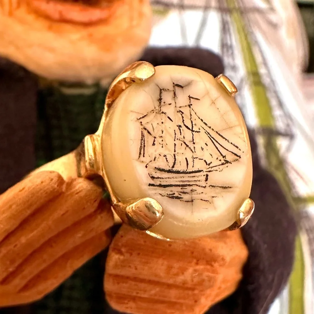 Antique Baby Beluga Whale Scrimshaw Tooth Ring WMS SZ 7 - Picture 11 of 16